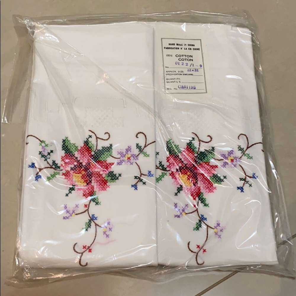 NWT 2 pillowcases with embroidered flower